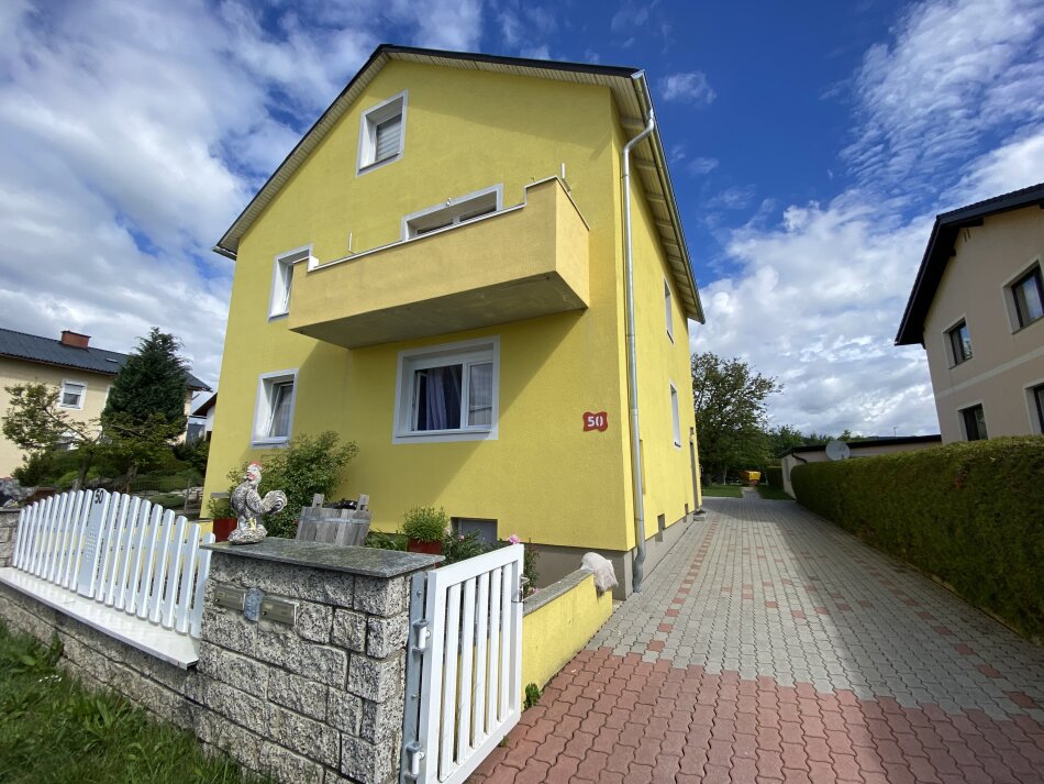 Foto - Knittelfeld: Zweifamilienhaus mit großzügigem Garten, 2 Garagen und Caport!