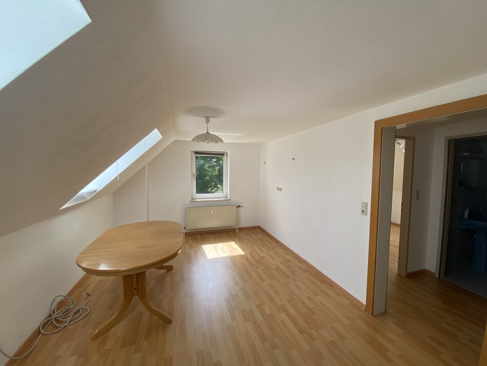 Foto - Zeltweg: *** Neuer Preis*** Starterwohnung für Singles oder Pärchen: gemütliche und leistbare 2 Zimmer Dachgeschoß Wohnung!